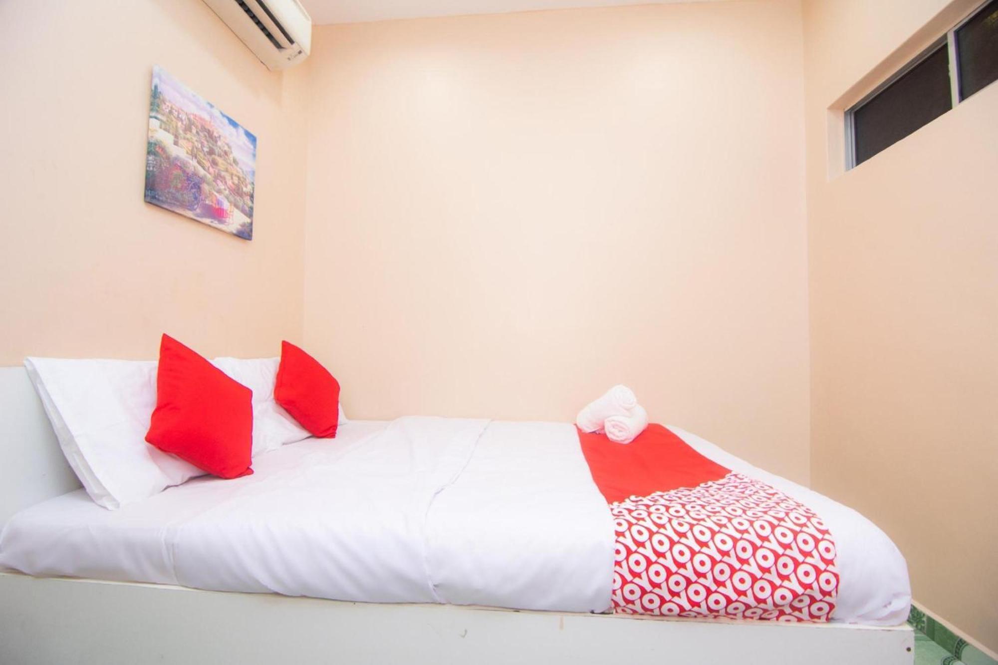 Oyo 1224 Hotel Hajah Rohayah Tanjong Malim Esterno foto
