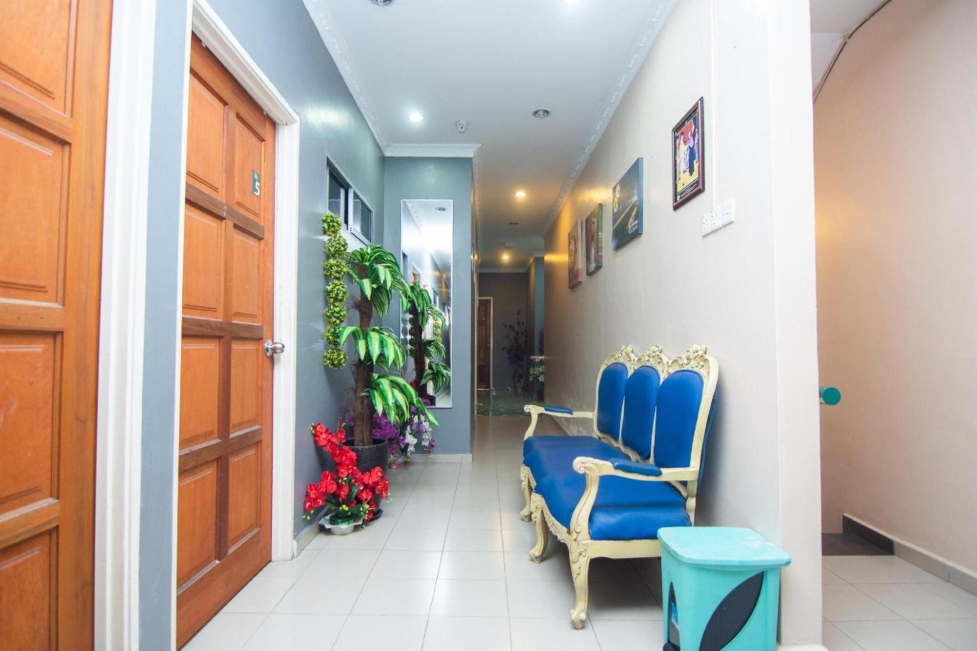 Oyo 1224 Hotel Hajah Rohayah Tanjong Malim Esterno foto