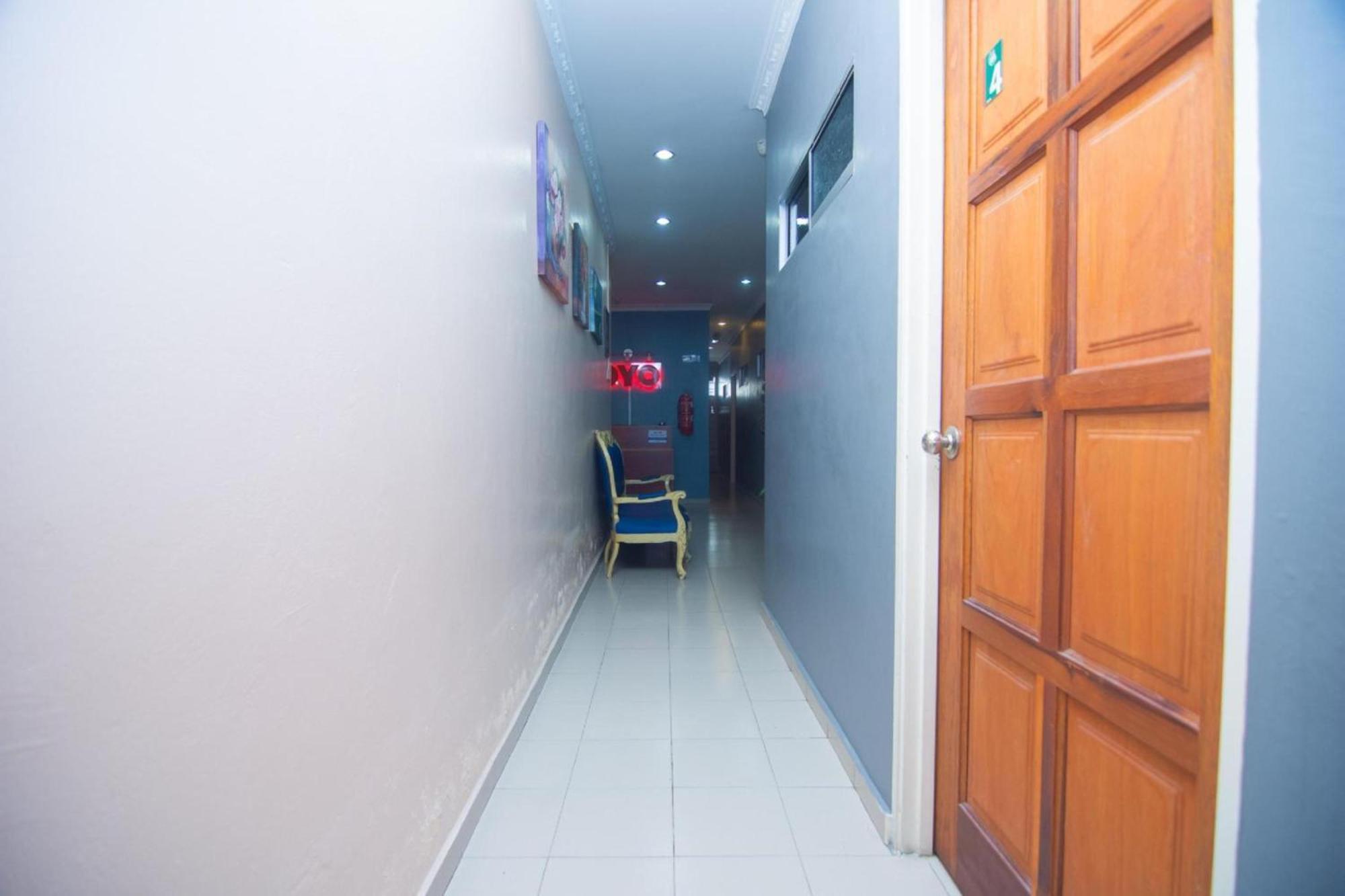 Oyo 1224 Hotel Hajah Rohayah Tanjong Malim Esterno foto