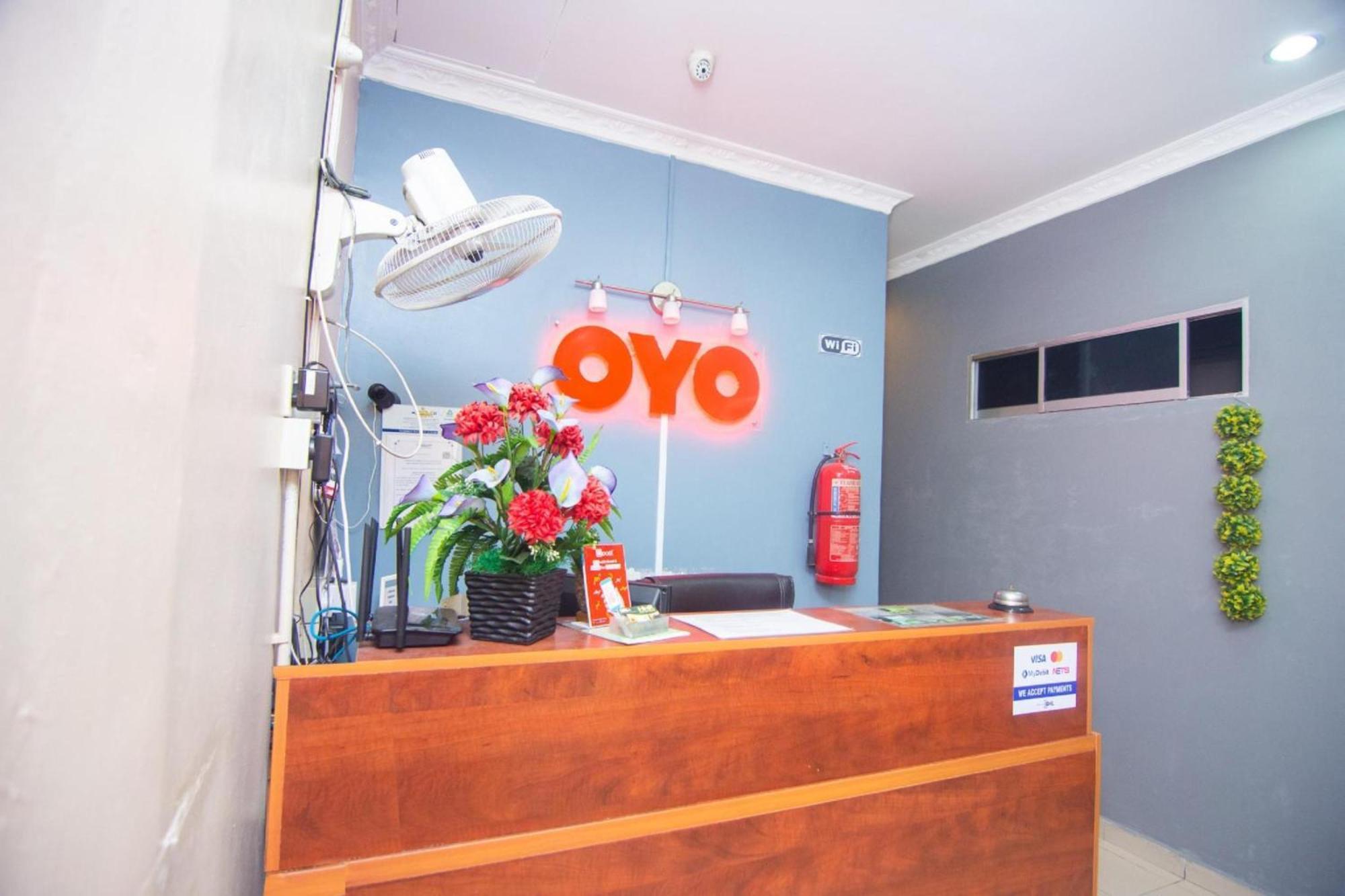 Oyo 1224 Hotel Hajah Rohayah Tanjong Malim Esterno foto
